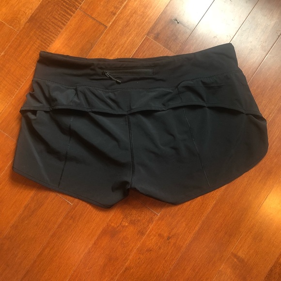Lululemon Speed Up Shorts - Picture 3 of 4